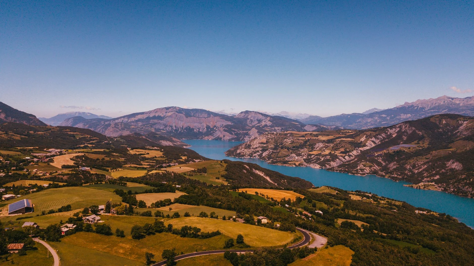 Découverte des Locations Saisies : Confort et Authenticité au Cœur des Alpes