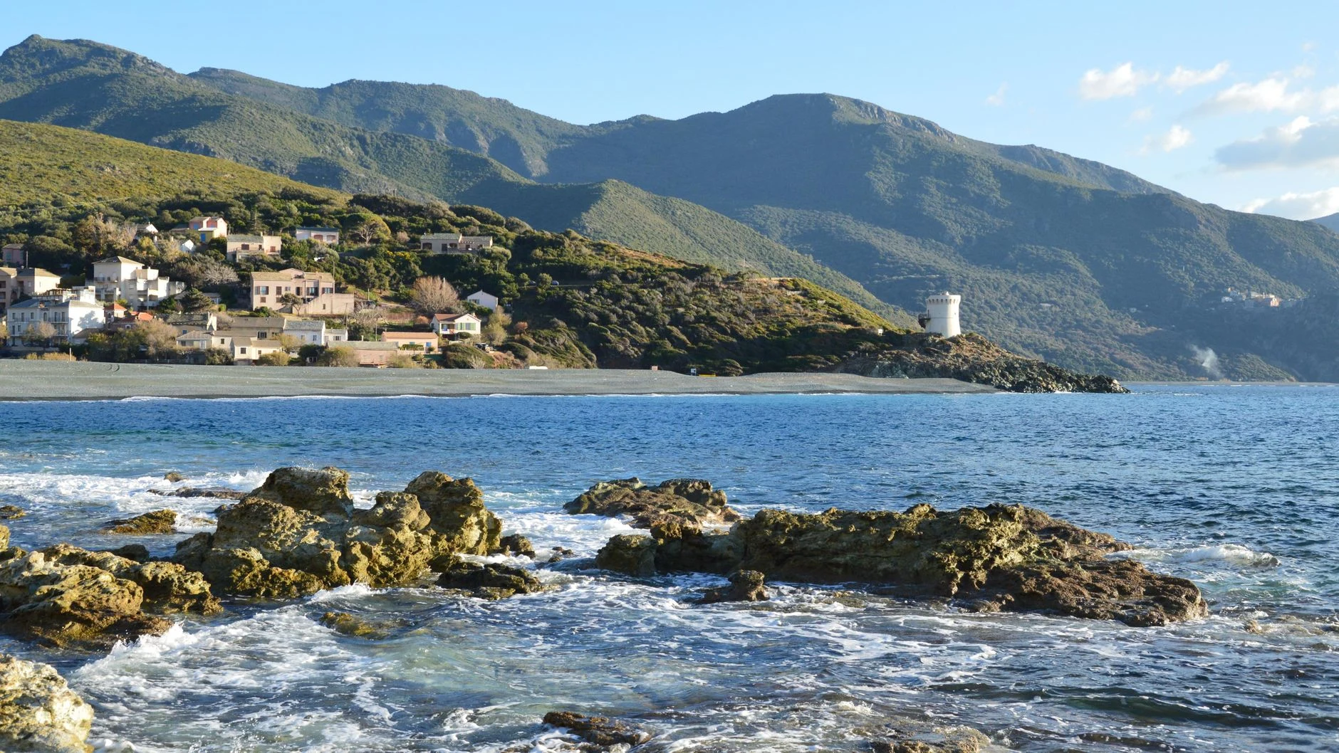 Guide complet pour une location de vacances en Corse du Sud